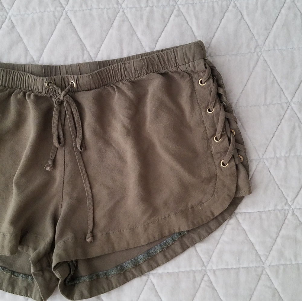 ☀️5 for $20- Rue 21 Olive Green Shorts